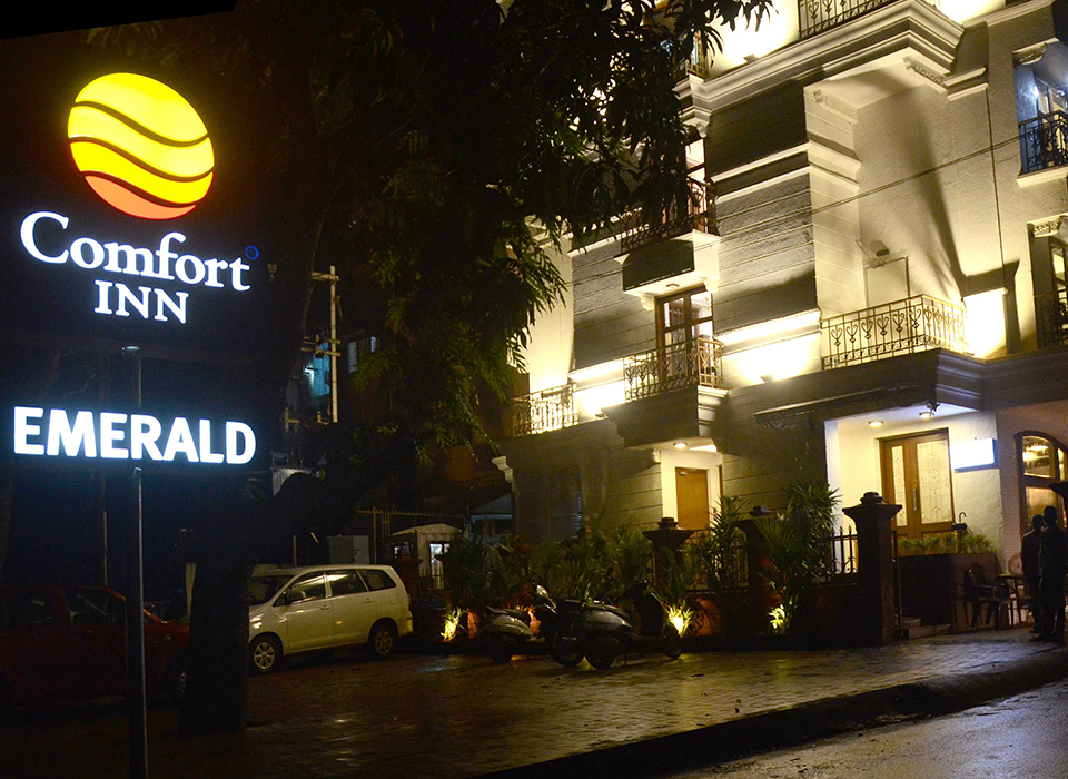 Comfort inn Emerald, Hotel, Project by Asthavinayak Developers, Dapoli